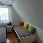 Dworek Nad Potokiem * كارباش