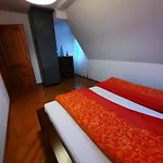 Dworek Nad Potokiem Casa vacanze *